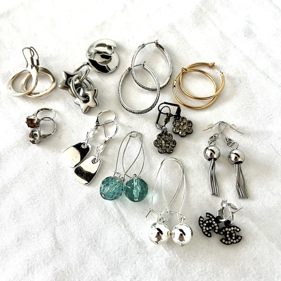 SALE: Earrings bundle of 12 ❤️ - Picture 3 of 7
